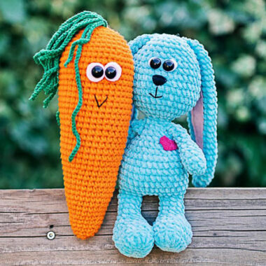 Amigurumi Coniglio blu di Pasqua Schema PDF Gratis (1)