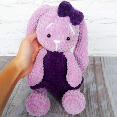 Amigurumi Peluche coniglietto viola Schema PDF Gratis (1)