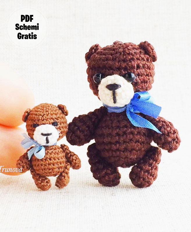 Portachiavi con orsetto Johnn Amigurumi Schema Gratis (1)
