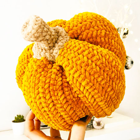 Volpe Peluche Halloween In Zucca 14x25 Cm – Morbida E Staccabile