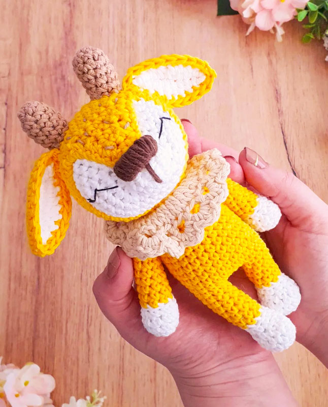 Piccolo Cervo Giallo all'uncinetto PDF Tutorial (2)